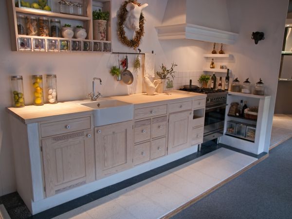 Country Sink Installation in Medina